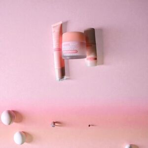 Nature Love Lip Care TRIO 3 Pack Treatment With Pink Pouch New